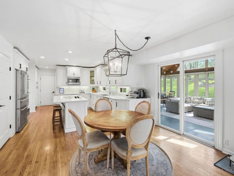 3725 Sherbrooke Drive, Evendale, OH 45241 Photo 12