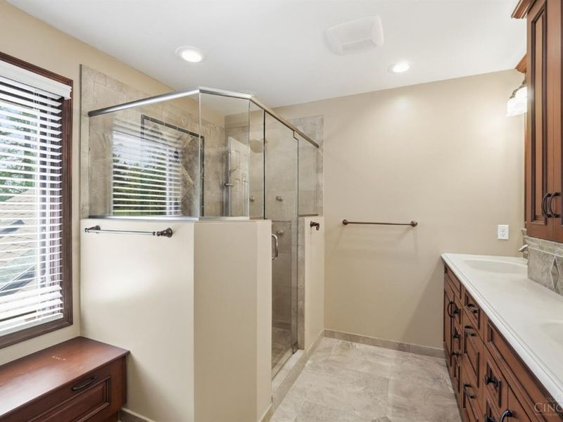 3725 Sherbrooke Drive, Evendale, OH 45241 Photo 33