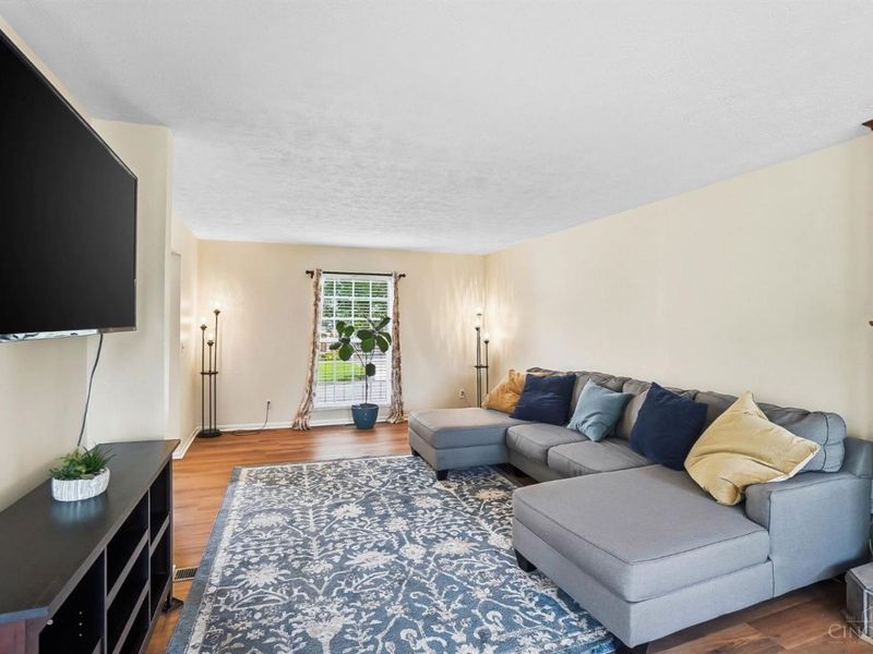 6831 Old Station Road, West Chester, OH 45069 Photo 9