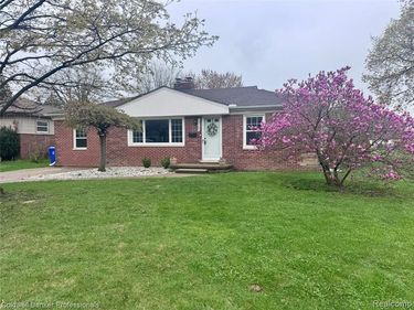 33103 Edgegrove, Fraser, MI 48026