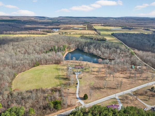 1552 New Harmony Rd , Graysville, TN 37338