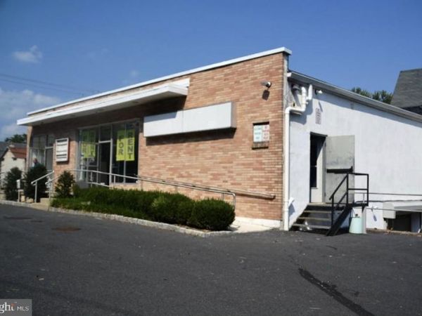 720 EASTON ROAD , RIEGELSVILLE, PA 18077