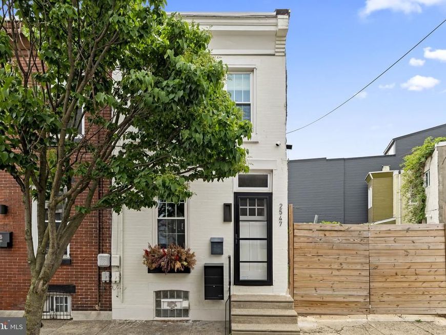 2547 Collins Street, Philadelphia, PA 19125 Main Photo