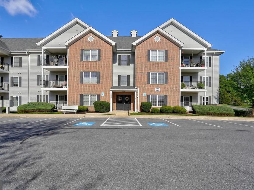 6518 Ridenour Way E, Unit 1D, Sykesville, MD 21784 Main Photo