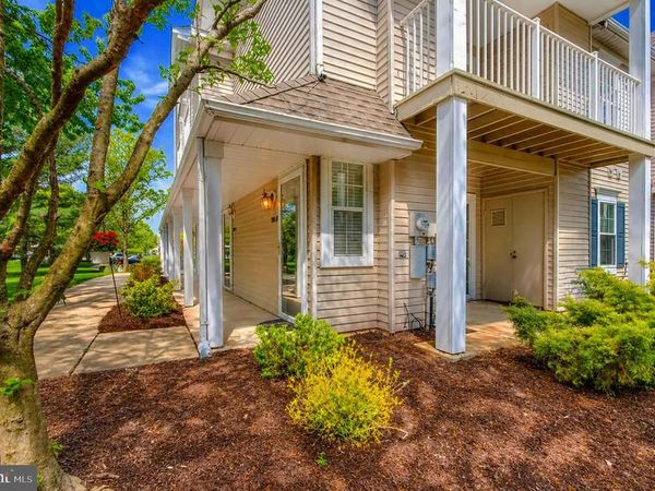906 B OLIPHANT LANE, MOUNT LAUREL, NJ 08054