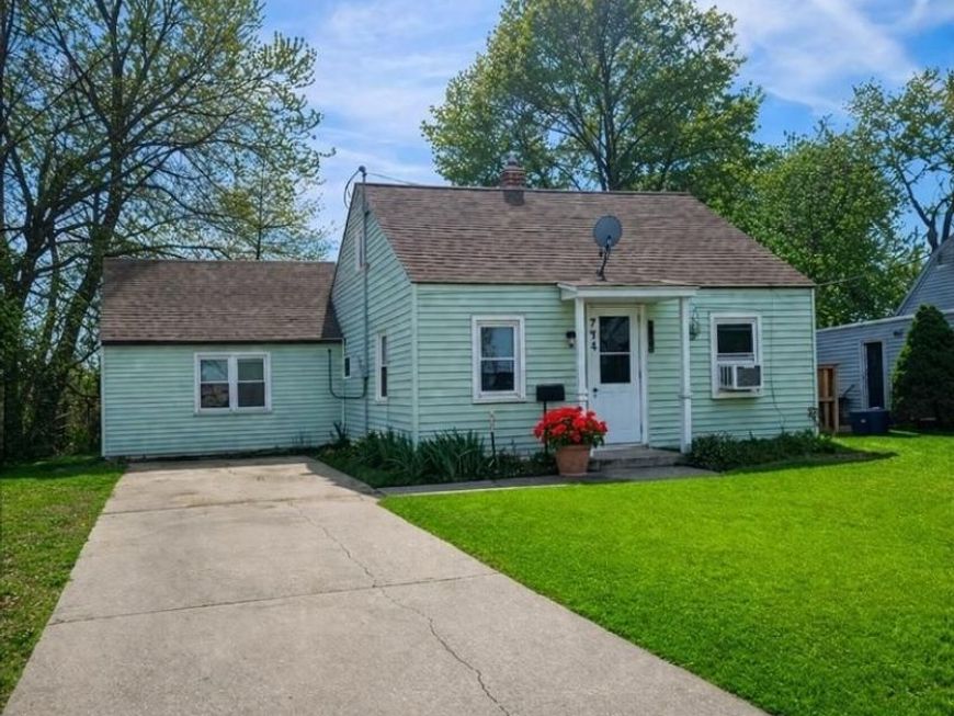 374 Manor Avenue, Carneys Point, NJ 08069 Main Photo