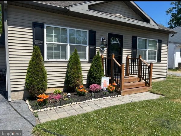 10 SCHOOL LANE, READING, PA 19606