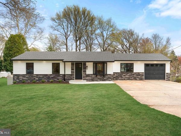 528 W MAPLE AVENUE , LANGHORNE, PA 19047