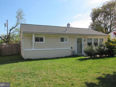 906 SPENCER DRIVE , CROYDON, PA 19021