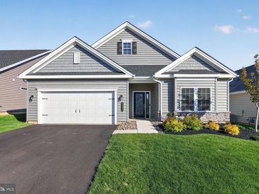 5490 TRADITIONS DRIVE, COOPERSBURG, PA 18036