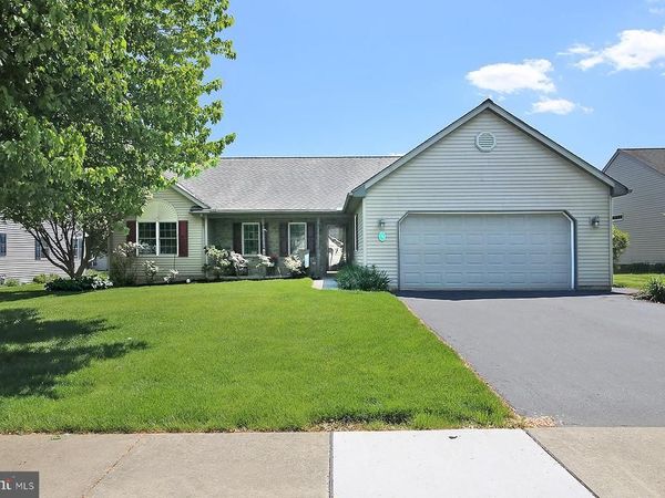 34 SCENIC DRIVE, MYERSTOWN, PA 17067