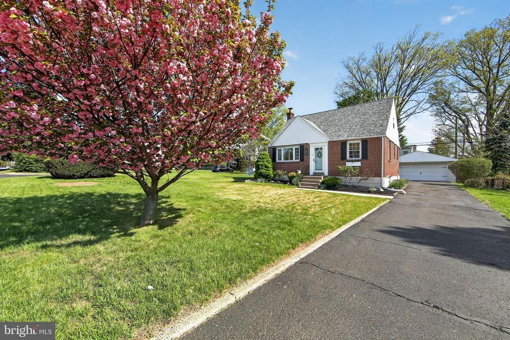 3465 W Mill Road, Hatboro, PA 19040 Main Photo