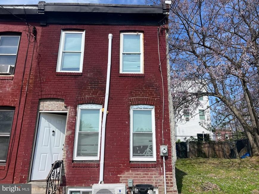2536 N Warnock Street, Philadelphia, PA 19133 Main Photo