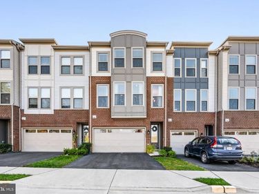 42385 DOGWOOD GLEN SQUARE , STERLING, VA 20166