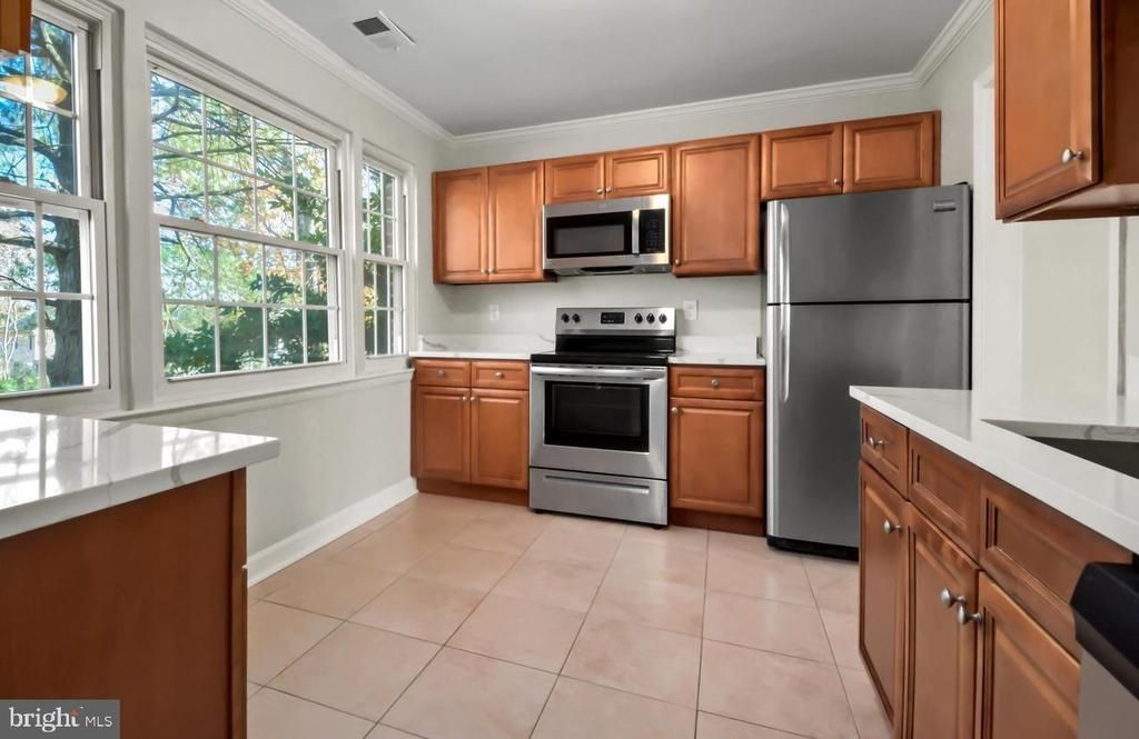 1127 James Madison Circle , Fredericksburg, VA 22405 Main Photo