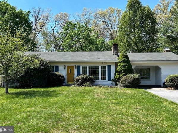 811 CONSERVATION DRIVE , HEDGESVILLE, WV 25427