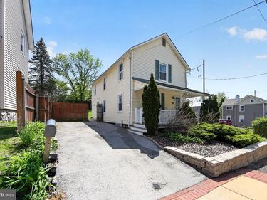 22 W BROAD STREET , MALVERN, PA 19355