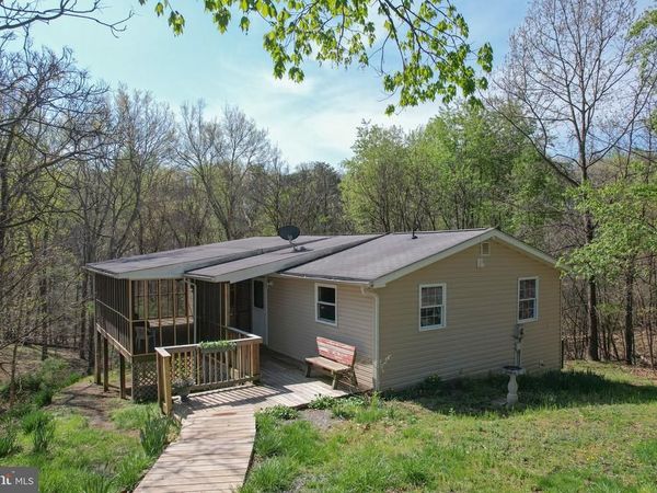 320 PAINTED MEADOW LANE, HEDGESVILLE, WV 25427