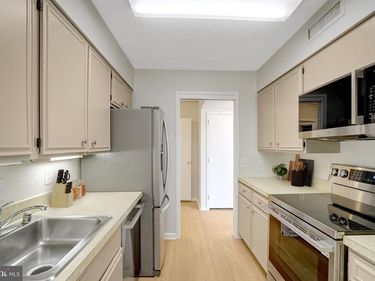 3800 FAIRFAX DRIVE, Unit 807, ARLINGTON, VA 22203