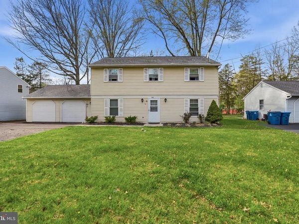 311 E PARK AVENUE, SELLERSVILLE, PA 18960