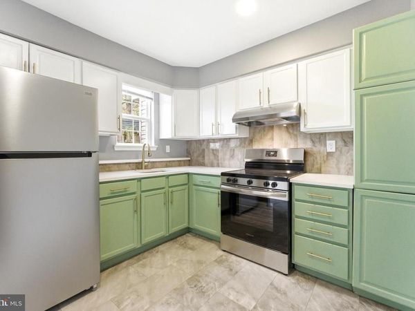 79 EDINSHIRE ROAD, SICKLERVILLE, NJ 08081