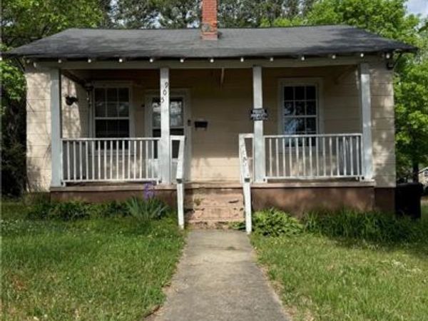 905 Beaumont Avenue , Burlington, NC 27217