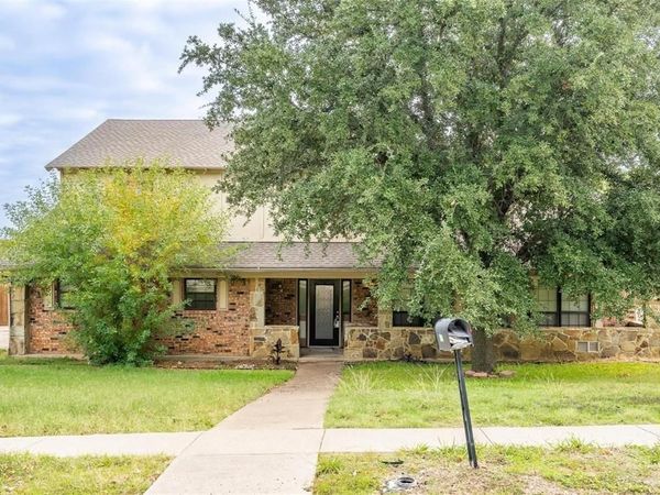 4212 Village Green Drive, Irving, TX 75038