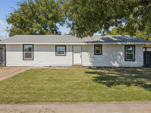 303 N Delphine Street, Terrell, TX 75160