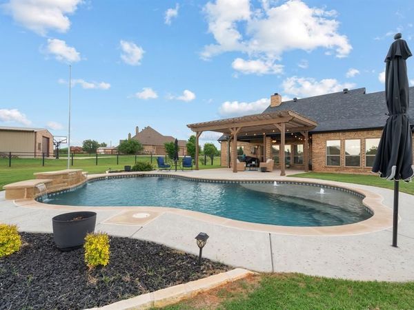 112 Eagle Moor Lane , Weatherford, TX 76087