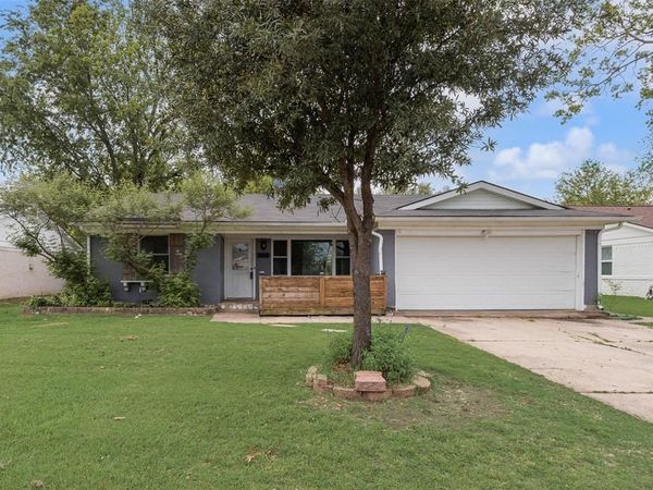 1207 Ridgeway Drive , Richardson, TX 75080