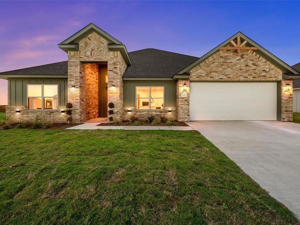 1337 Red Rock Road , Hewitt, TX 76643