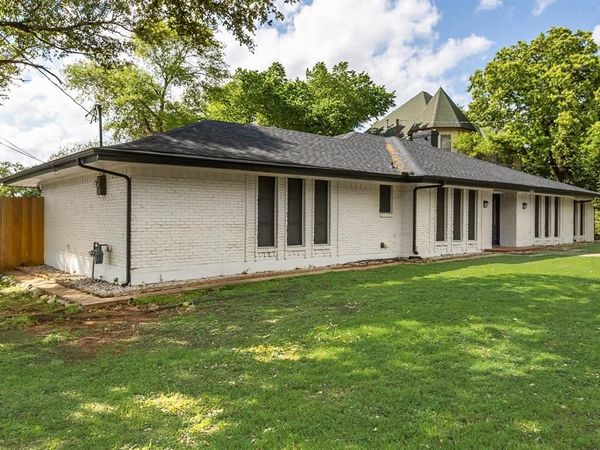 823 S Wildwood Drive , Irving, TX 75060