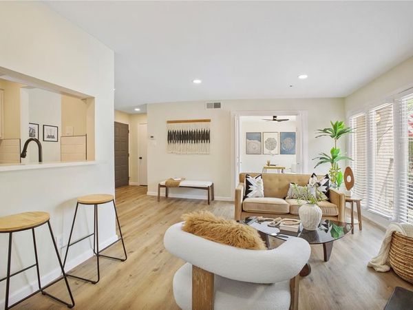 4303 Buena Vista Street , Unit 201, Dallas, TX 75205