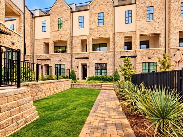 645 Dalton Lane , Irving, TX 75039