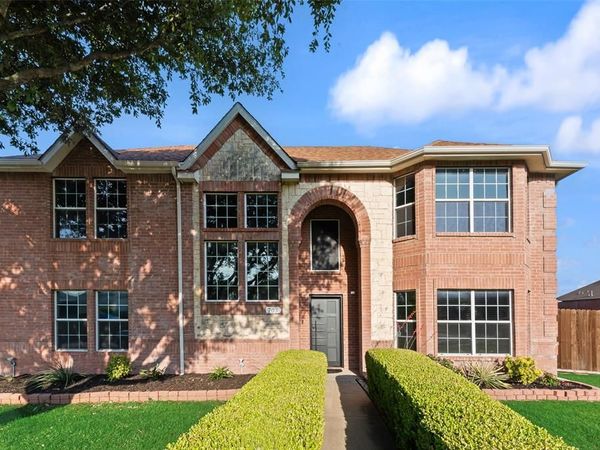 703 Harvest Glen Drive , Cedar Hill, TX 75104