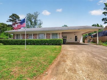 1813 Bayou Circle , Bossier City, LA 71112