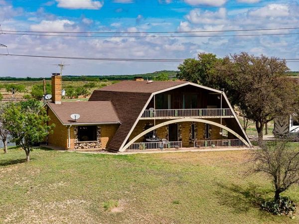 326 County Road 121 , Sweetwater, TX 79556