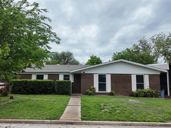 1807 W. Proctor Dr., Goldthwaite, TX 76844