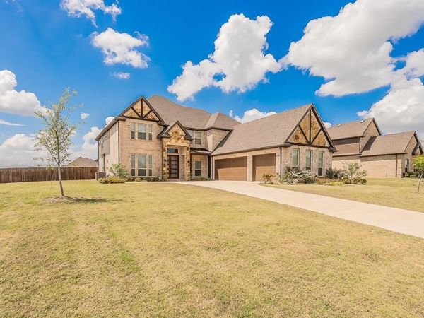 371 Cheyenne Mountain Drive , Ovilla, TX 75154
