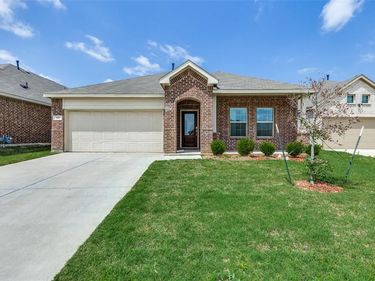 761 Pollyann Trail, Fort Worth, TX 76052