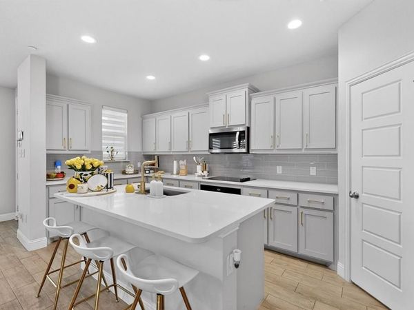 6040 Bursey Road , Watauga, TX 76148