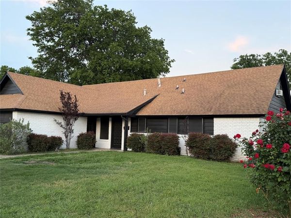 5821 Mccart Avenue , Fort Worth, TX 76133