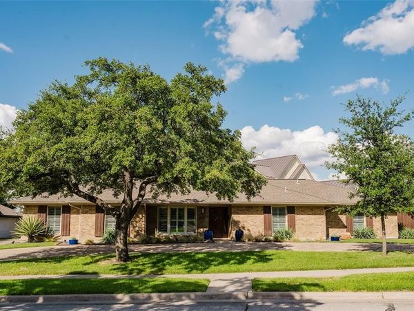 3257 Brookhaven Club Drive , Farmers Branch, TX 75234