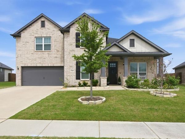 1112 Rushmore Drive , Burleson, TX 76028
