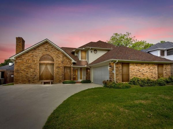 2317 Willow Oak Drive , Irving, TX 75060
