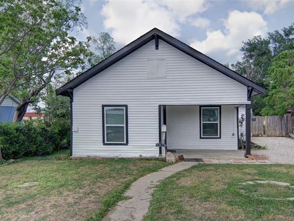 402 W Trammell Avenue , Everman, TX 76140