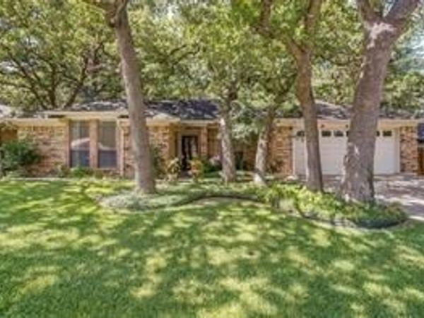 6749 Ridgewood Drive , North Richland Hills, TX 76182