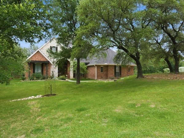 1012 Vista Hills Drive , Reno, TX 76082