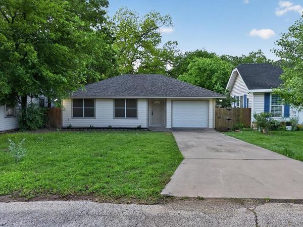 1612 W Bond Street , Denison, TX 75020