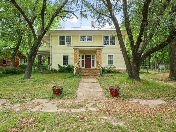 402 W Main Street , Ladonia, TX 75449